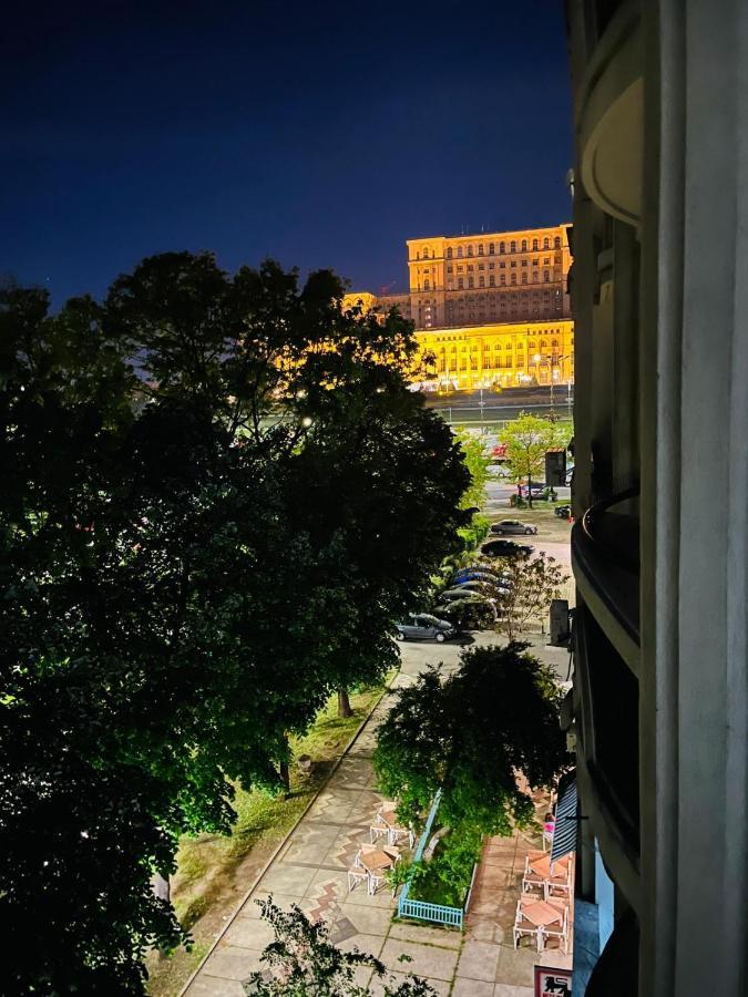 Chic Apartment Piata Constitutiei - View From The Balcony To The Palace Of Parliament Bucarest Extérieur photo